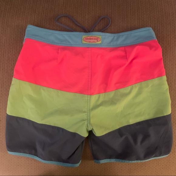 Vineyard Vines board shorts, xl - Picture 2 of 3